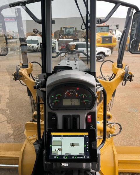 Craig McKeon Earthmoving: Trimble Earthworks Mastless Grade Control System