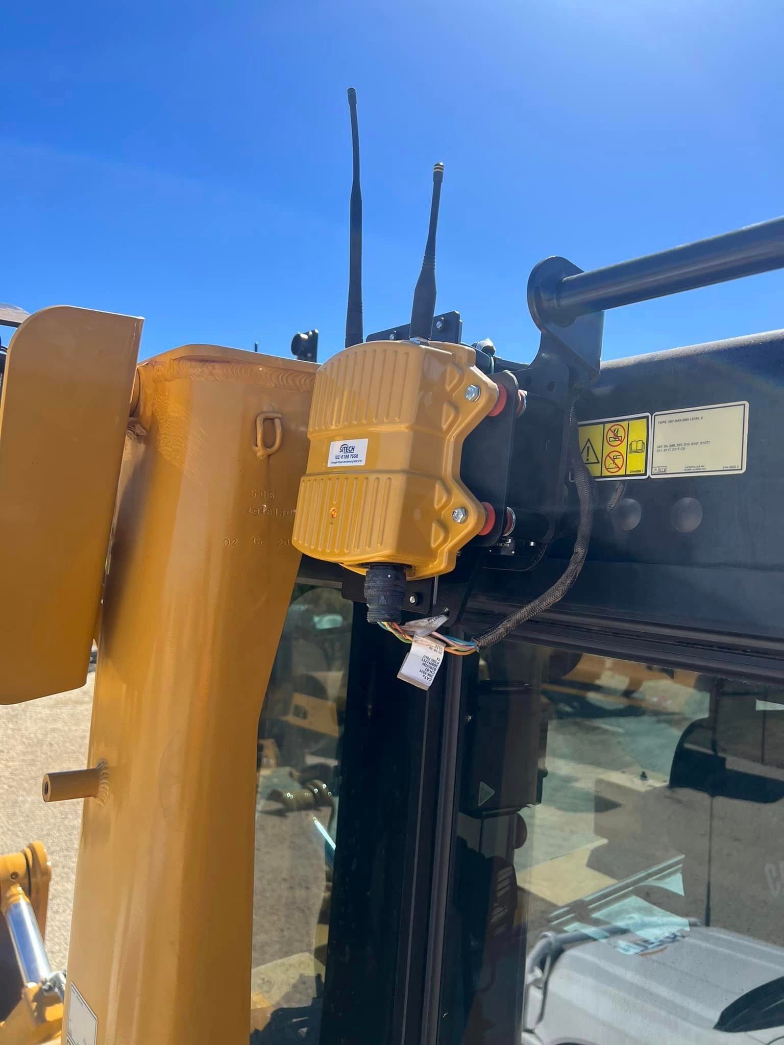 Coleman's Equipment: D8T Dozer Trimble 3D Earthworks Dual Cab Mount Machine Control System Install for CRE